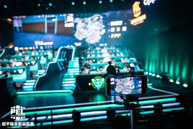 进一步拉长 进一步拉长