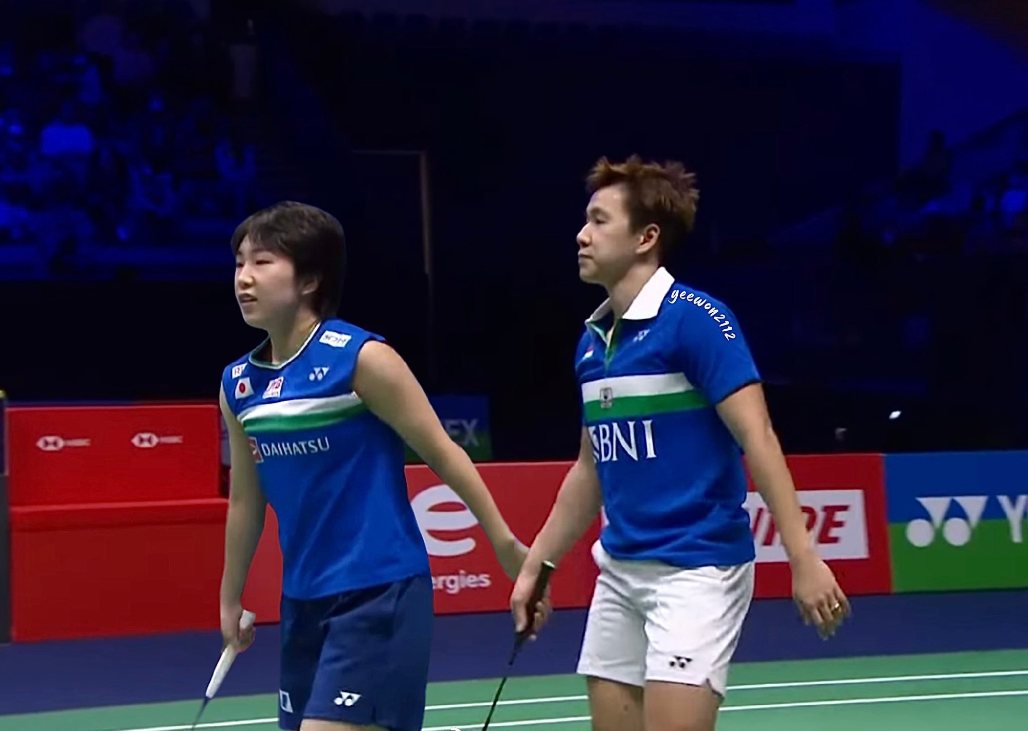 掩饰自己希 掩饰自己希