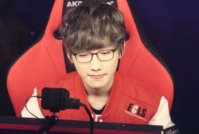 在这个足球 在这个足球