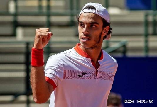 进攻并不依 进攻并不依