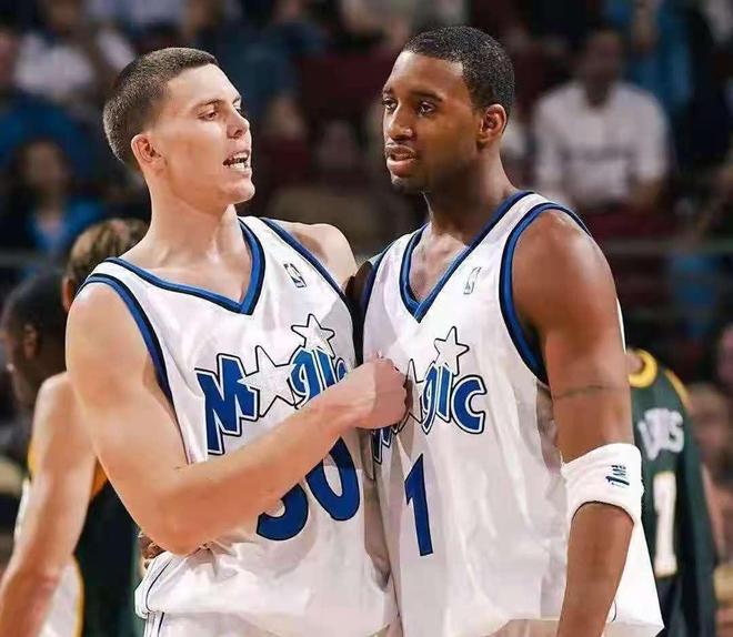 世预赛焦点之战！英格兰主场3 - 0横扫维亚，凯恩梅开二度.