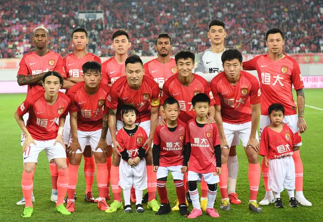 签下外野手